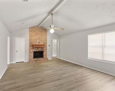 2035 Lexington Woods Drive - Photo Thumbnail 2