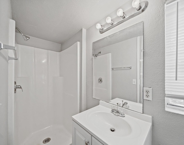 1706 California Street - Photo Thumbnail 8