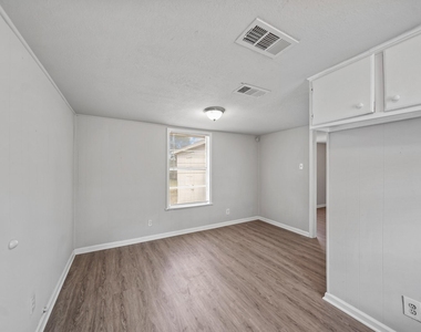 1706 California Street - Photo Thumbnail 6