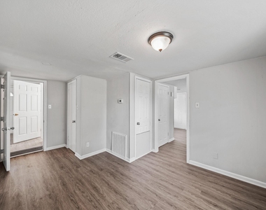 1706 California Street - Photo Thumbnail 5