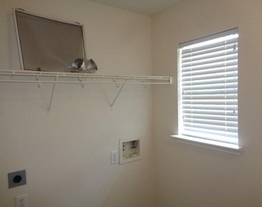 11310 Seven Sisters Drive - Photo Thumbnail 11