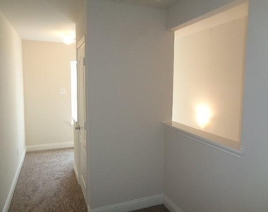 11310 Seven Sisters Drive - Photo Thumbnail 12