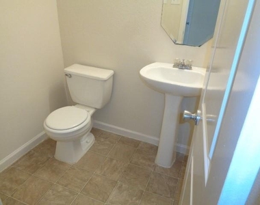 11310 Seven Sisters Drive - Photo Thumbnail 13