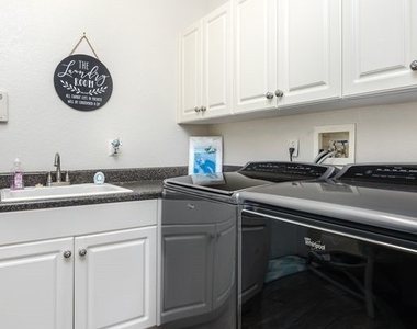 2317 Sw 43rd Lane - Photo Thumbnail 17