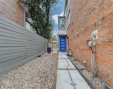 1222 Marconi Street - Photo Thumbnail 2