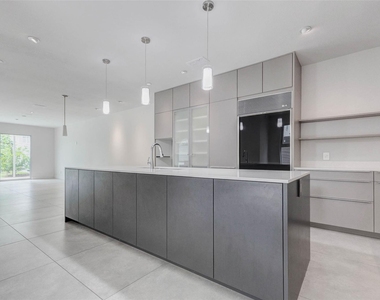 1222 Marconi Street - Photo Thumbnail 8
