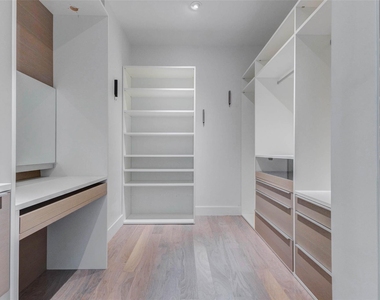 1222 Marconi Street - Photo Thumbnail 13