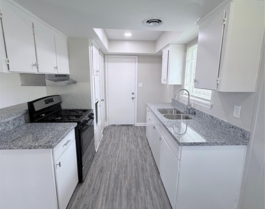 7705 Parker Road - Photo Thumbnail 8