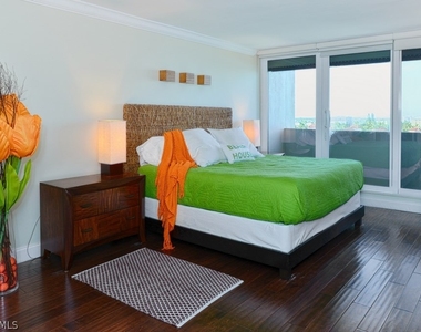 4001 Gulf Shore Boulevard N - Photo Thumbnail 13