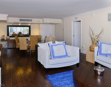 4001 Gulf Shore Boulevard N - Photo Thumbnail 5