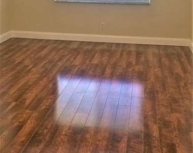 27095 Matheson Avenue - Photo Thumbnail 16