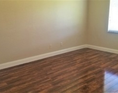 27095 Matheson Avenue - Photo Thumbnail 17