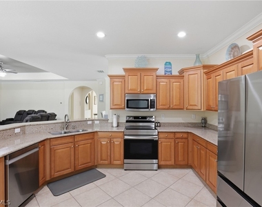 13818 Farnese Drive - Photo Thumbnail 9