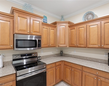 13818 Farnese Drive - Photo Thumbnail 8