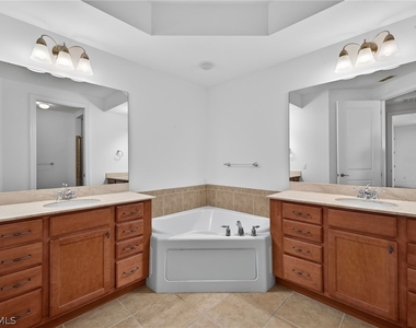 8010 Via Sardinia Way - Photo Thumbnail 13
