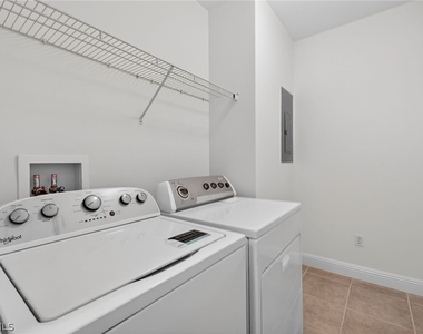 8010 Via Sardinia Way - Photo Thumbnail 20