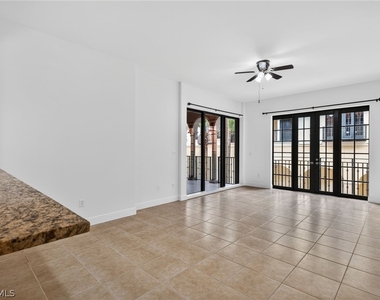 8010 Via Sardinia Way - Photo Thumbnail 34