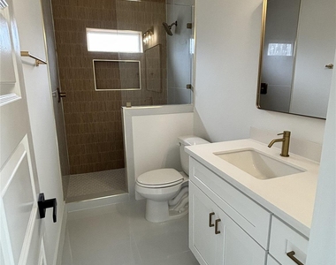 8218 Locksley Road - Photo Thumbnail 5