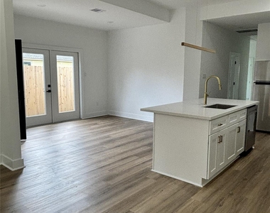 8218 Locksley Road - Photo Thumbnail 2