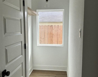 8218 Locksley Road - Photo Thumbnail 8