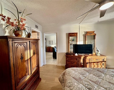 15462 Gulf Boulevard - Photo Thumbnail 17