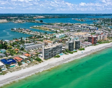 15462 Gulf Boulevard - Photo Thumbnail 6
