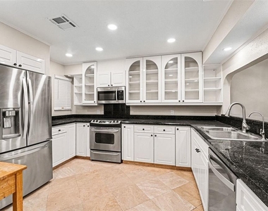 5567 Sea Forest Drive - Photo Thumbnail 4