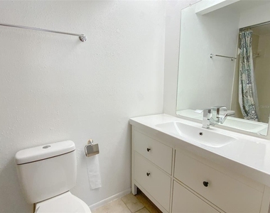 6036 Chesham Drive - Photo Thumbnail 12