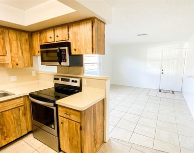6036 Chesham Drive - Photo Thumbnail 3