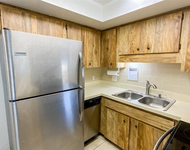 6036 Chesham Drive - Photo Thumbnail 2