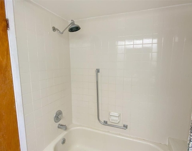 6036 Chesham Drive - Photo Thumbnail 13