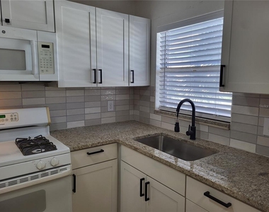 5521 80th Street N - Photo Thumbnail 6