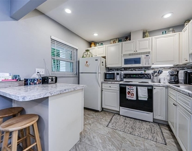 2700 Bayshore Boulevard - Photo Thumbnail 8