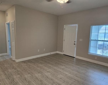 726 Bobcat Court - Photo Thumbnail 14