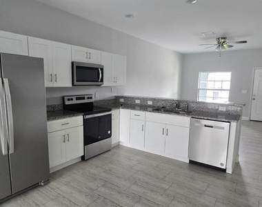 726 Bobcat Court - Photo Thumbnail 21