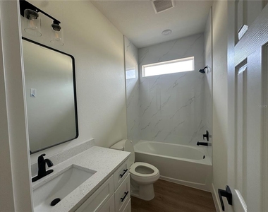 1323 E Derby Drive - Photo Thumbnail 17