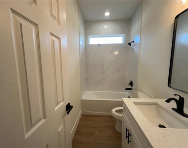 1323 E Derby Drive - Photo Thumbnail 16