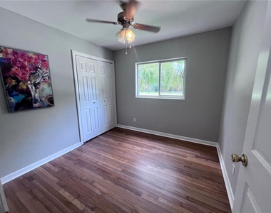 3857 W University Avenue - Photo Thumbnail 2