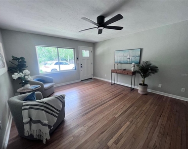 3857 W University Avenue - Photo Thumbnail 9