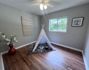 3857 W University Avenue - Photo Thumbnail 11