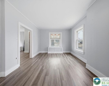 1229 Main Street - Photo Thumbnail 7