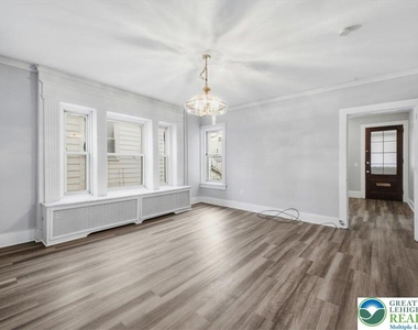 1229 Main Street - Photo Thumbnail 11