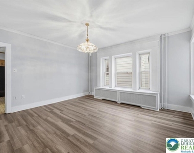 1229 Main Street - Photo Thumbnail 10