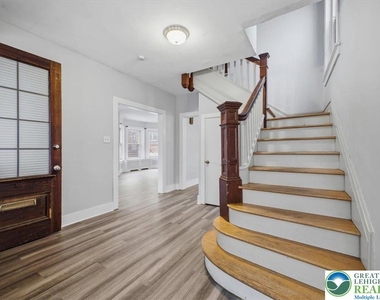 1229 Main Street - Photo Thumbnail 3