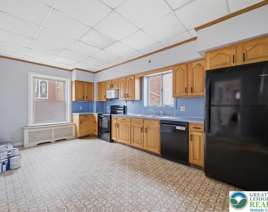 1229 Main Street - Photo Thumbnail 12