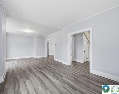1229 Main Street - Photo Thumbnail 6