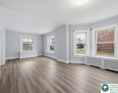 1229 Main Street - Photo Thumbnail 9
