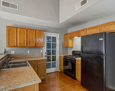 3836 Tierra Roca Place - Photo Thumbnail 7