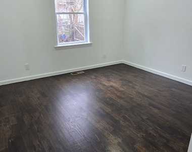 438 Park Street - Photo Thumbnail 5