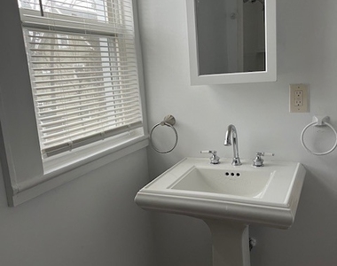 1391 Park Avenue - Photo Thumbnail 9